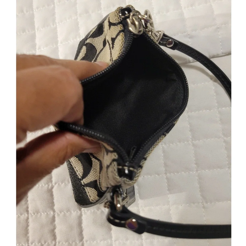 VTG Coach Signature C Jacquard Wristlet Black Vegan Leather Trim Shimmer Stripe